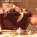 Шоколадный кекс с грушей